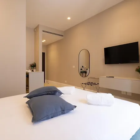 Palazzo Pisani - * باري