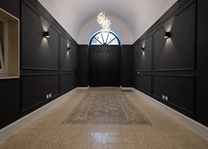 Palazzo Pisani - * Bari